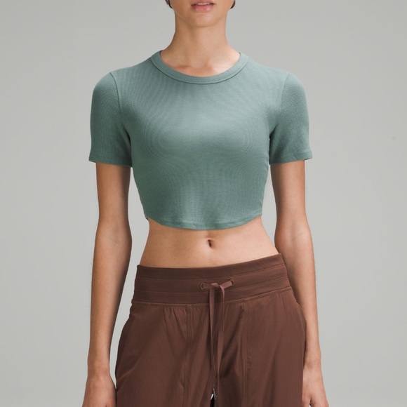 NWOT lululemon Hold Tight Cropped T-Shirt (Medium Forest) - Picture 2 of 11